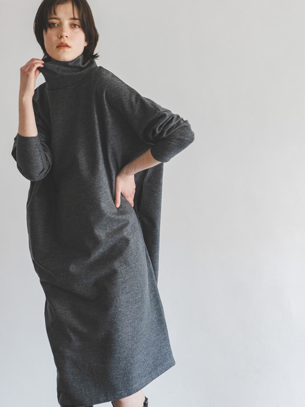 Compressed Wool Dress | Onepiece | Enchainement Online Store